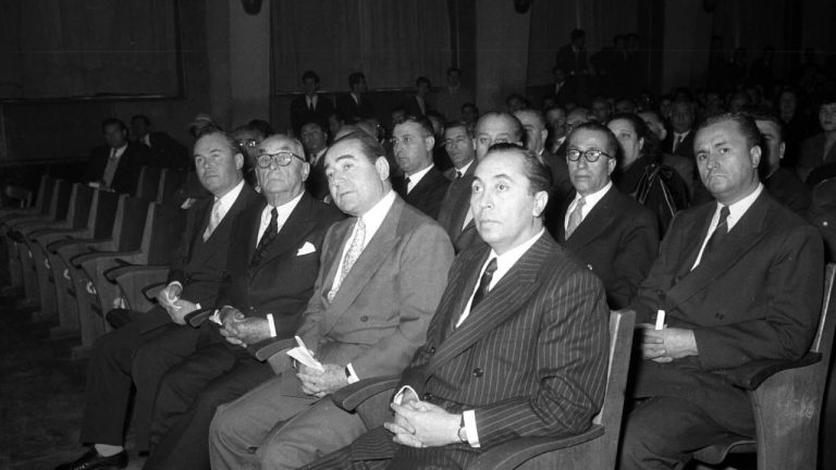 Eski bakan Namık Gedik'in naaşı İstanbul'a taşınacak