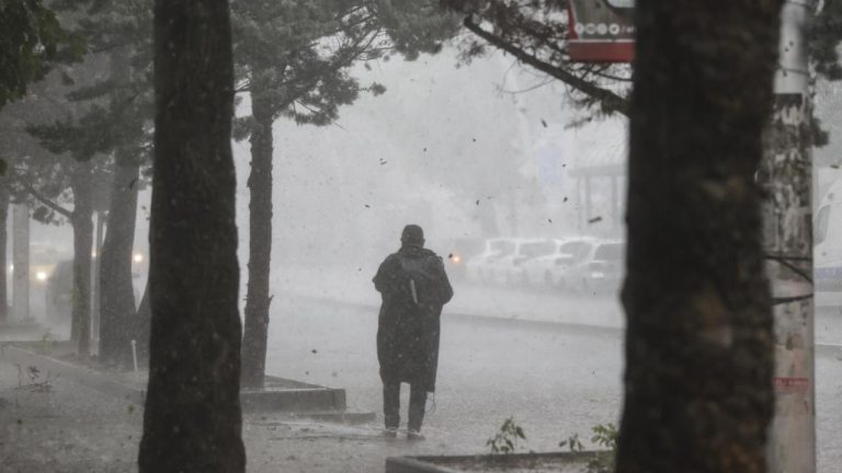 Meteorolojiden gök gürültülü sağanak uyarısı