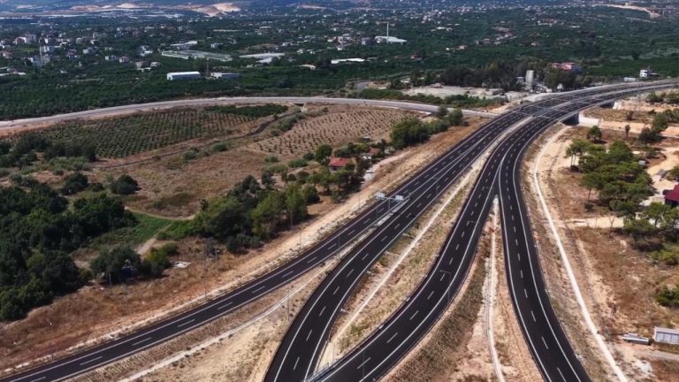 ÇeşmeliErdemliSilifkeTaşucu Otoyolu'nda sona gelindi