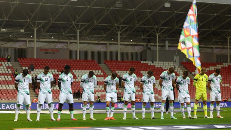 İrlandalı futbolcular katil İsrail'i protesto etti