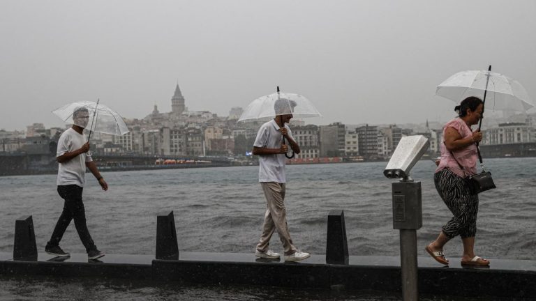 İstanbul için sağanak uyarısı: Metrekareye 100 kilogram yağış düşecek