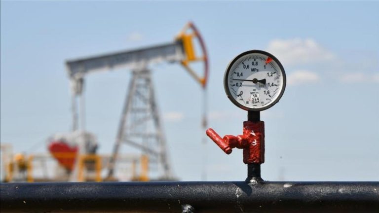 Brent petrolün varili 98,96 dolardan işlem görüyor