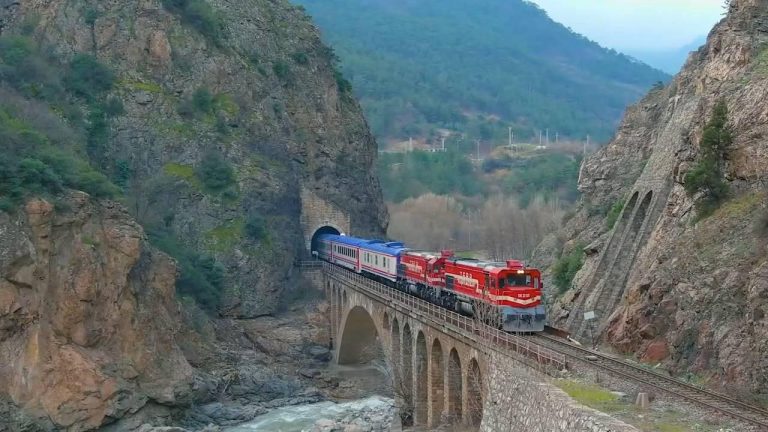 Turistik Karaelmas Ekspresi yeniden raylarla buluşuyor
