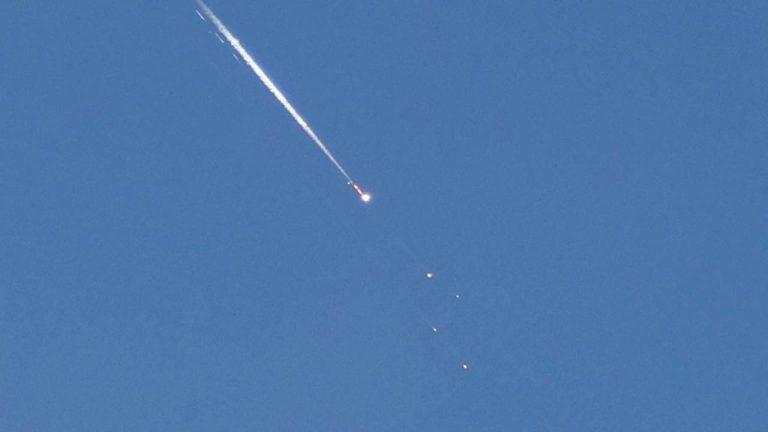 Riyad bölgesinde 2 İHA ile bir balistik füze imha edildi