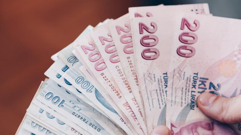 Bankacılık sektörünün kredi hacmi 28 trilyon liraya yükseldi