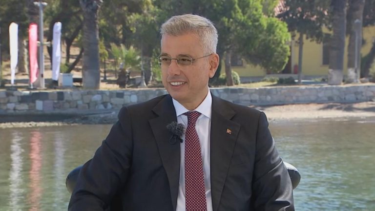 Sağlık Bakanı Memişoğlu: Sigara satışı kimlikle olacak