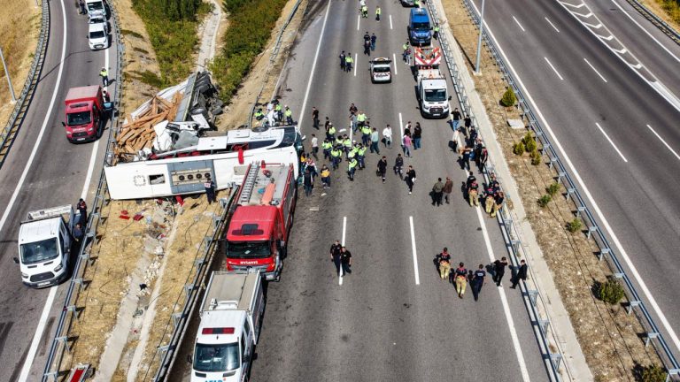 Otobüs kazalarını önlemek için dron ve kamera destekli denetim önerisi
