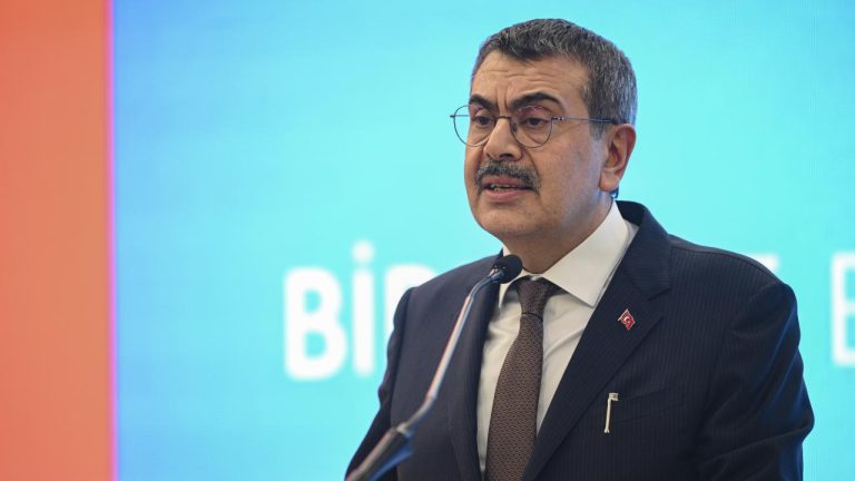Bakan Tekin'den UNESCO üyelerine COP31 daveti